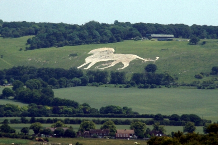 UK_Dunstable_Whipsnade_Zoo_hill_figure