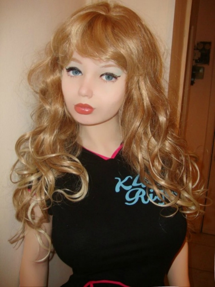 ukraine-puppet-epidemic-new-girl-barbie-vsego1 18 Newest & Youngest Barbie Girls in The World