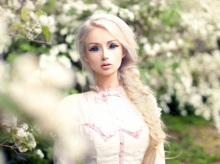 valeria-lukyanova-featured-documentary-film-my-life-online-space-barbie 18 Newest & Youngest Barbie Girls in The World