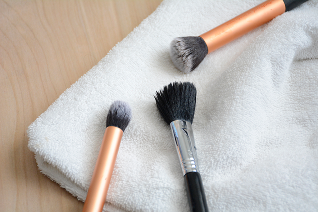How Can I Clean My Make-up Brushes (11)