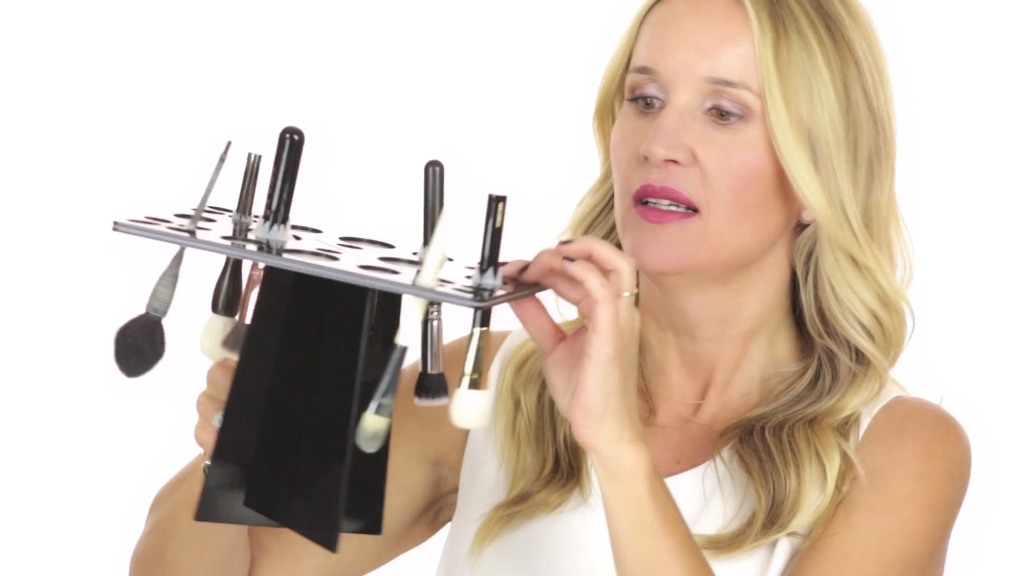 How Can I Clean My Make-up Brushes? 18 How Can I Clean My Make-up Brushes (17)