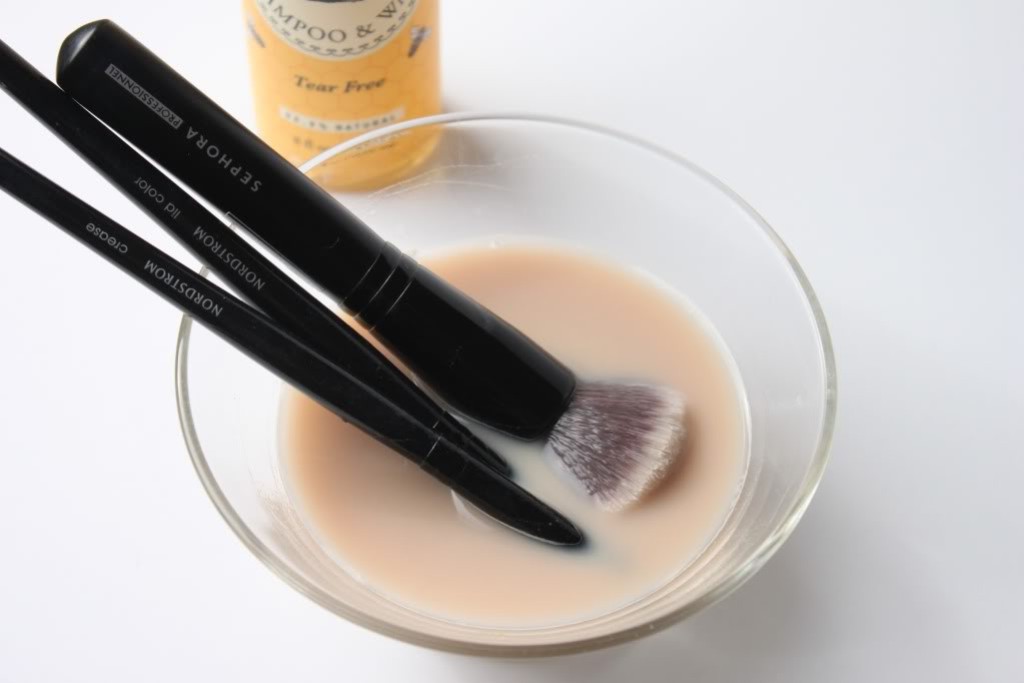 How Can I Clean My Make-up Brushes? 7 How Can I Clean My Make-up Brushes (6)