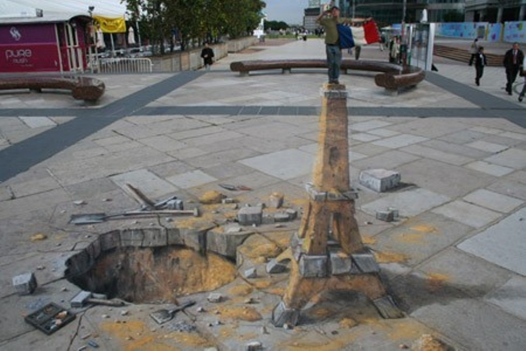40 Most Fascinating 3D Chalk Art Drawings 18 3D Chalk Art Drawings (16)