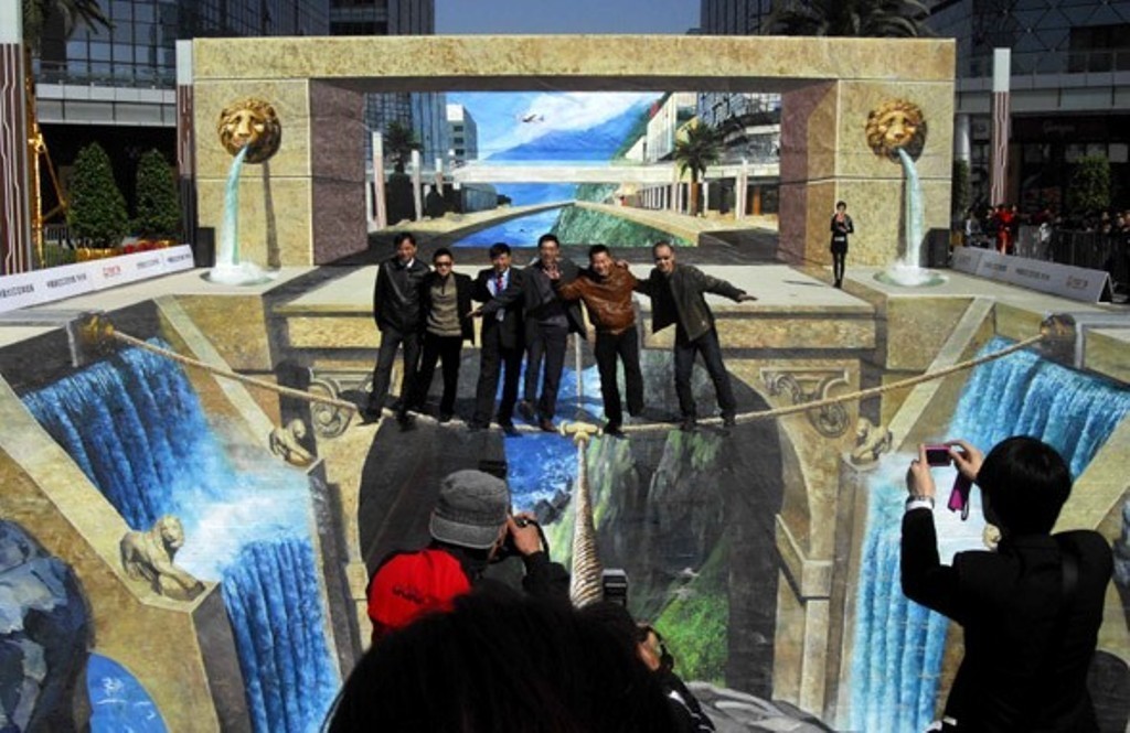 40 Most Fascinating 3D Chalk Art Drawings 20 3D Chalk Art Drawings (18)