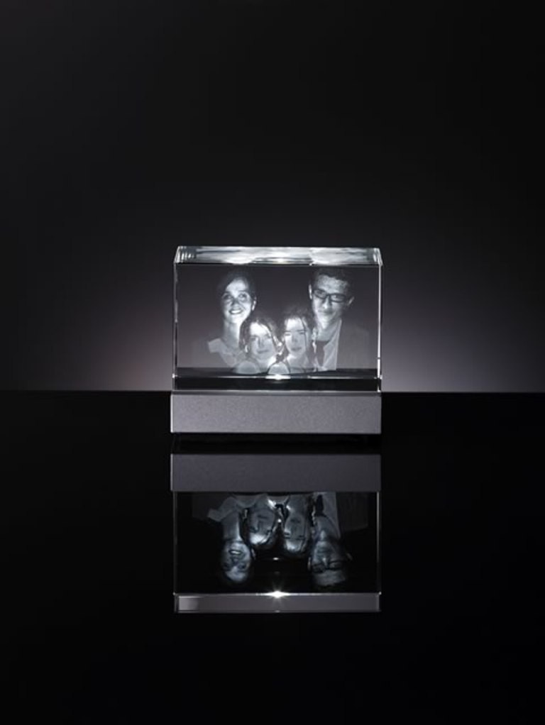 3D Portraits in Glass (13)