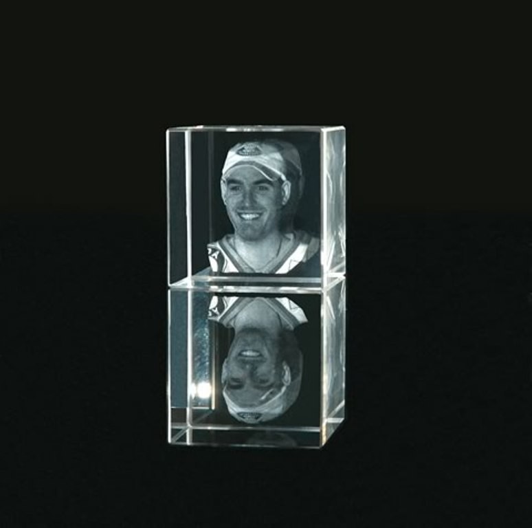 3D Portraits in Glass (16)
