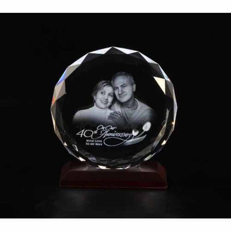49 Most Fabulous 3D Portraits in Glass 26 3D Portraits in Glass (24)