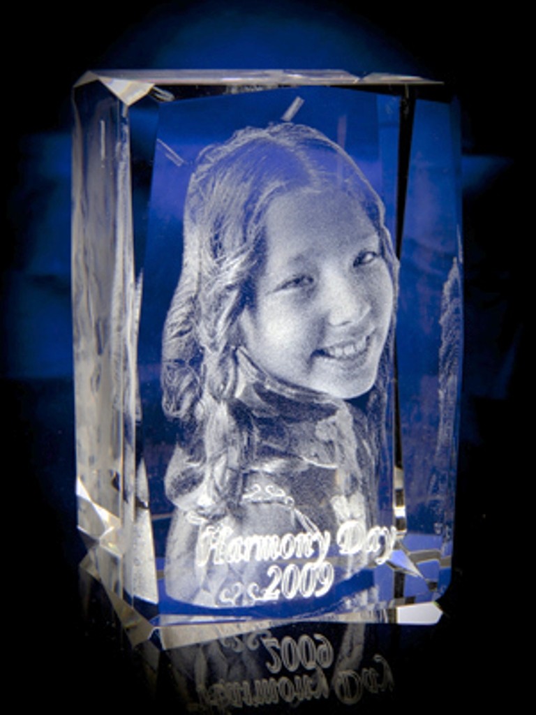 3D Portraits in Glass (29)