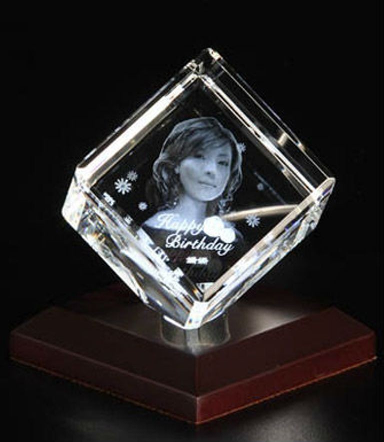 3D Portraits in Glass (3)