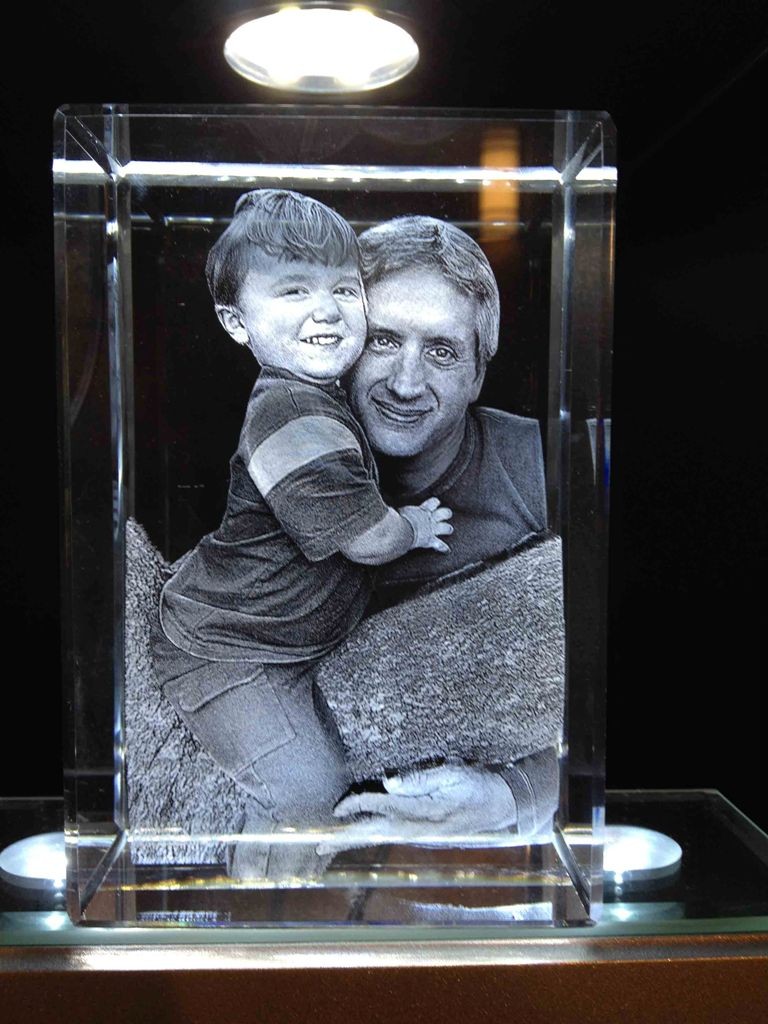 3D Portraits in Glass (34)