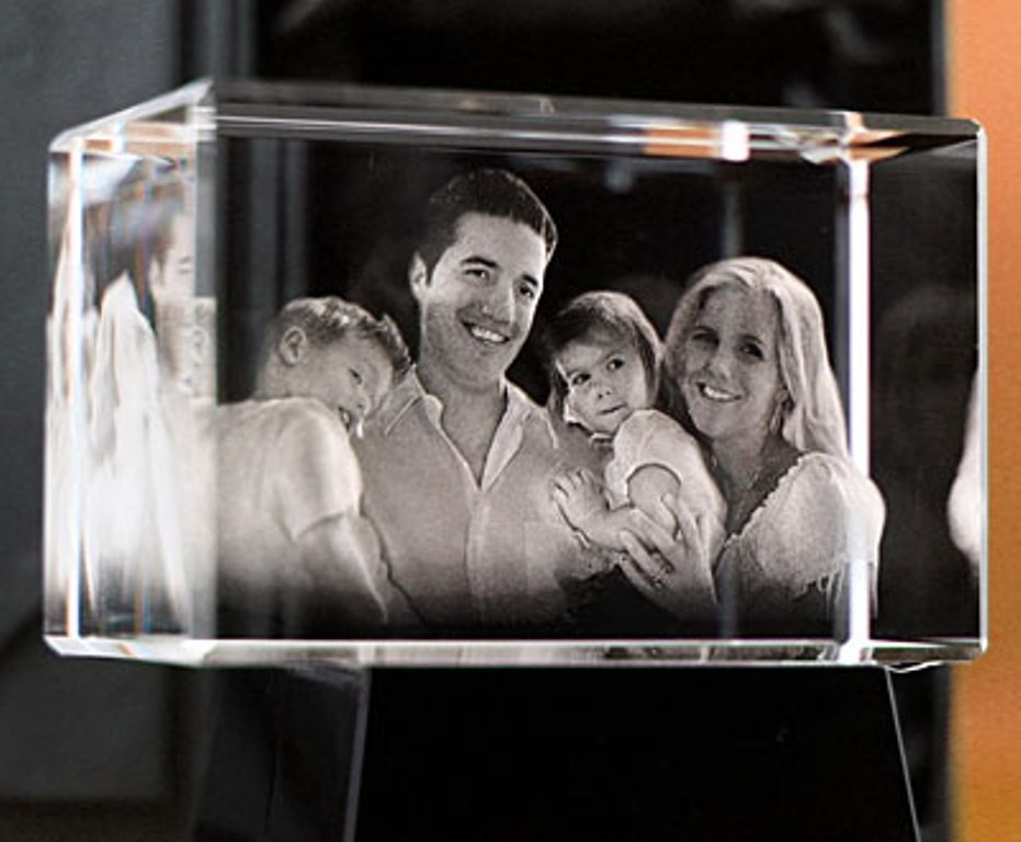 49 Most Fabulous 3D Portraits in Glass 41 3D Portraits in Glass (39)