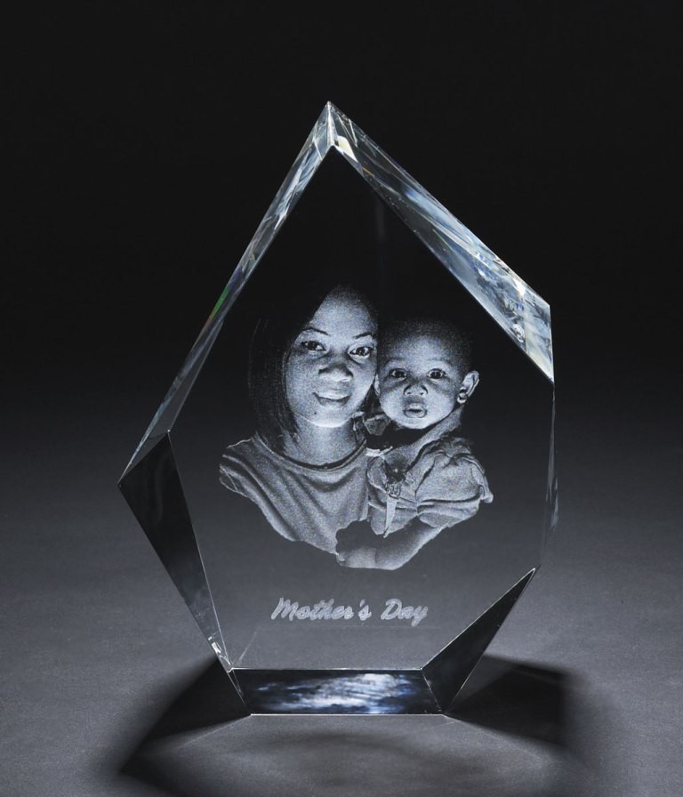 49 Most Fabulous 3D Portraits in Glass 47 3D Portraits in Glass (45)