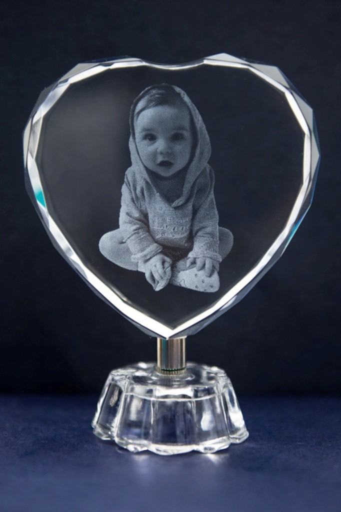 49 Most Fabulous 3D Portraits in Glass 48 3D Portraits in Glass (46)