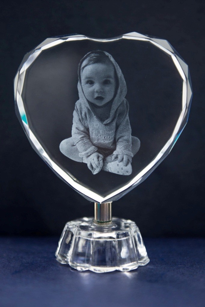 3D Portraits in Glass (46)