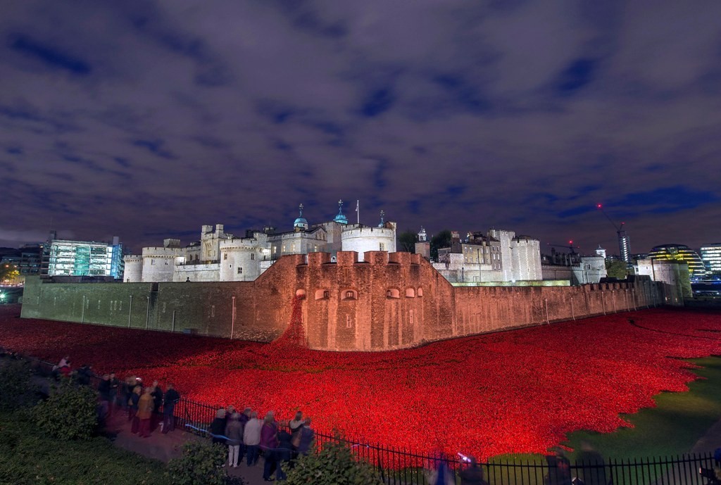 888246-Breathtaking-Poppies-Make-the-Tower-of-London-More-Stunning-151 888,246 Breathtaking Poppies Make the Tower of London More Stunning