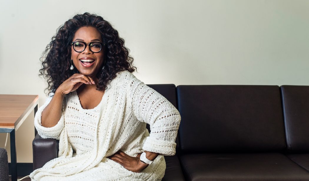 photo-oprah-sitting-couch_01 Top 10 Most Famous Celebrities Ever