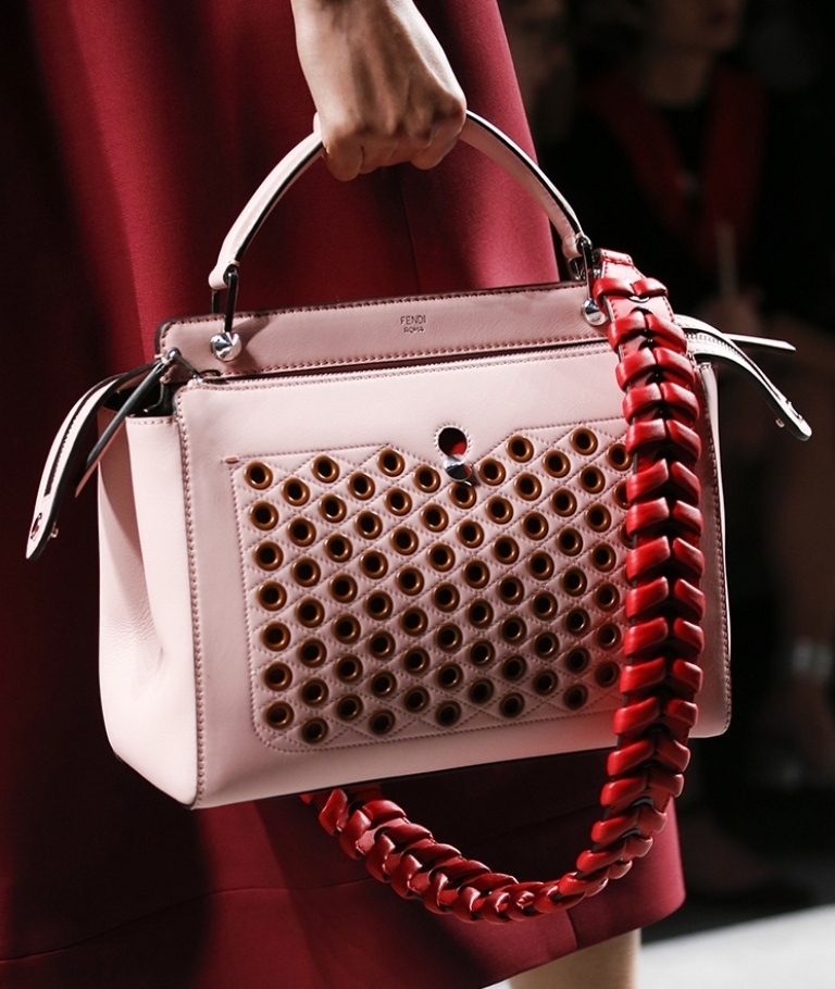Different-sizes-7 75 Hottest Handbag Trends for Women in 2020