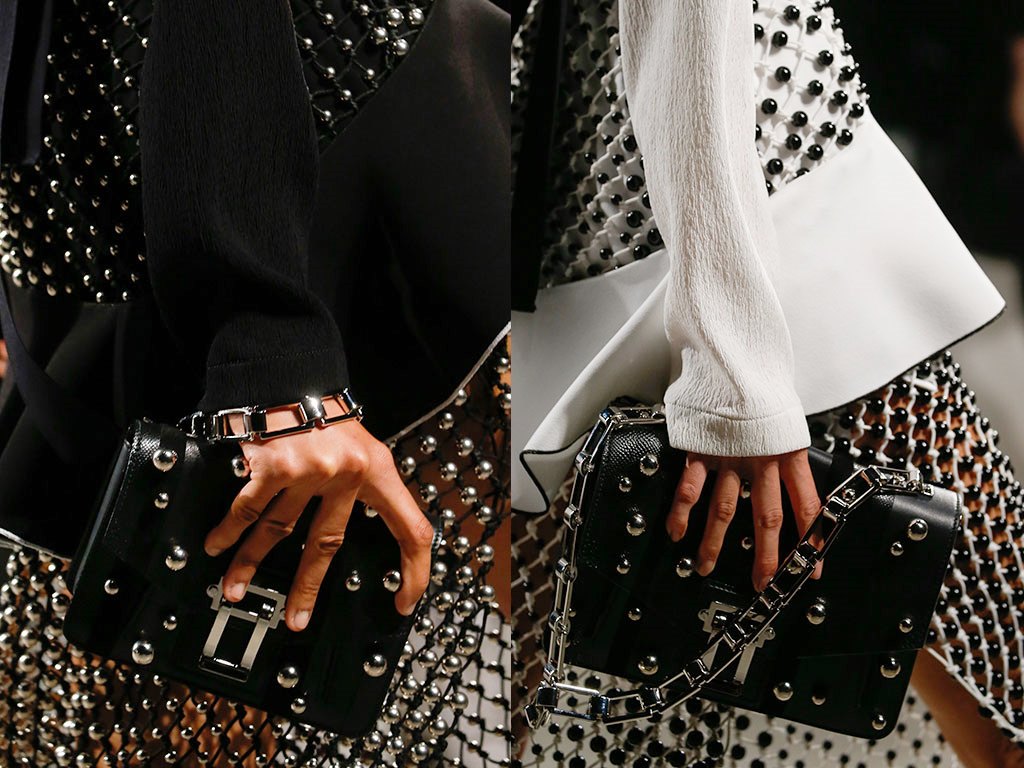 chains-17 75 Hottest Handbag Trends for Women in 2020