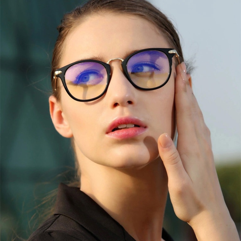 clear-lenses-3 57+ Newest Eyewear Trends for Men & Women 2022