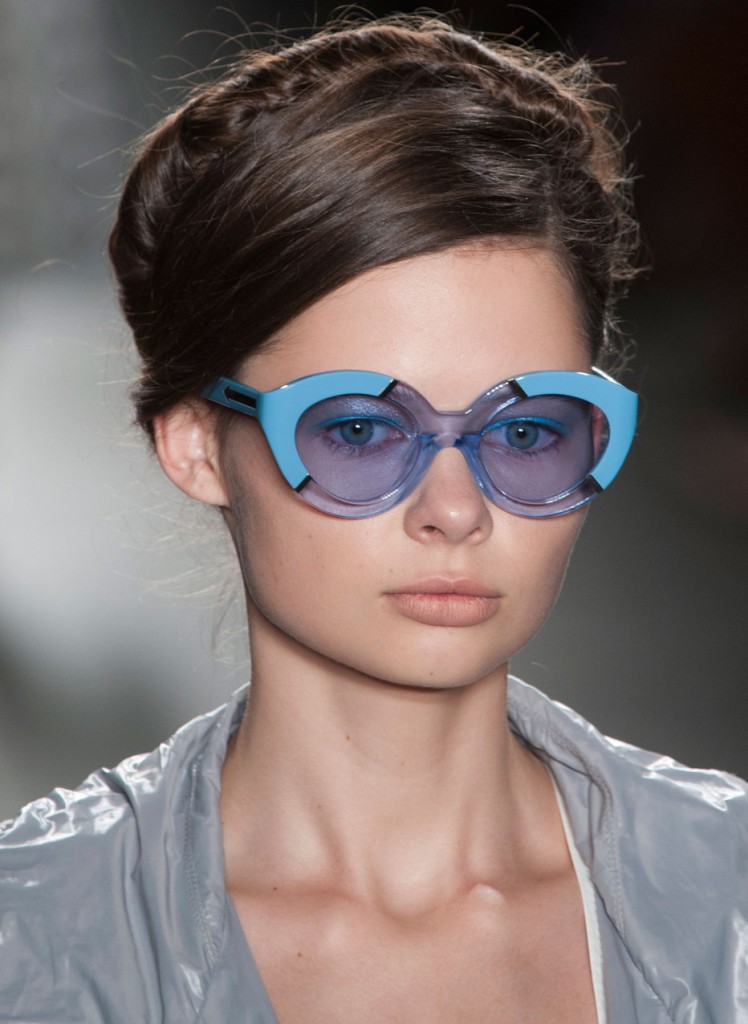 colorful-lenses-and-frames-2 57+ Newest Eyewear Trends for Men & Women 2022