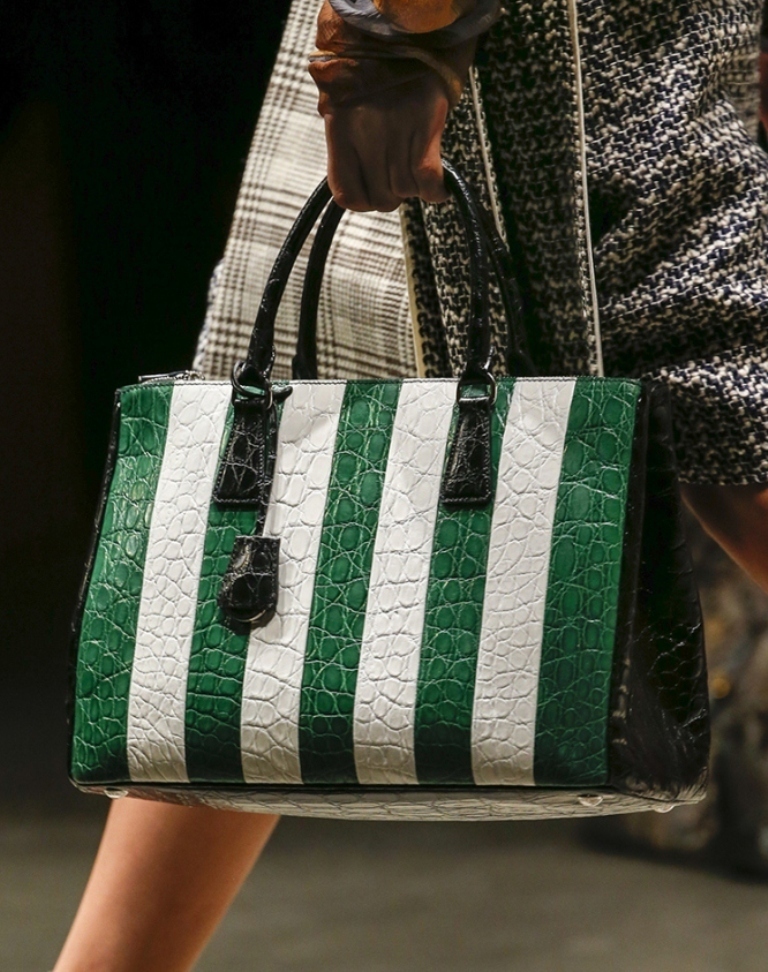fur-reptile-skin-and-leather-15 75 Hottest Handbag Trends for Women in 2020