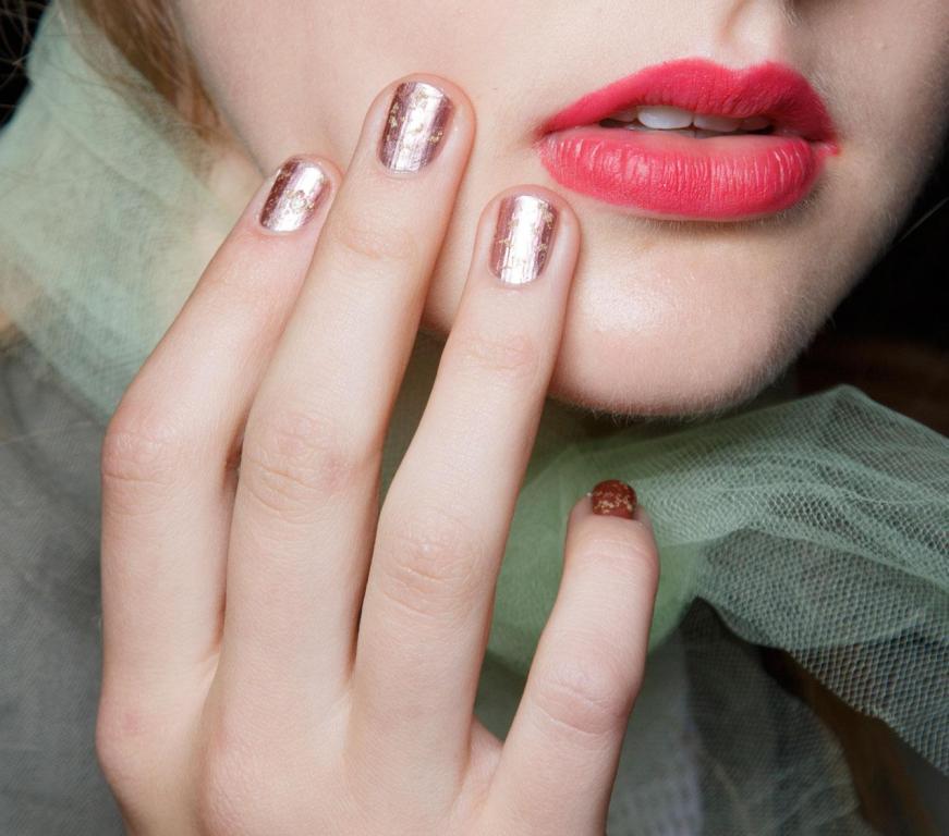 metallic nails (4)