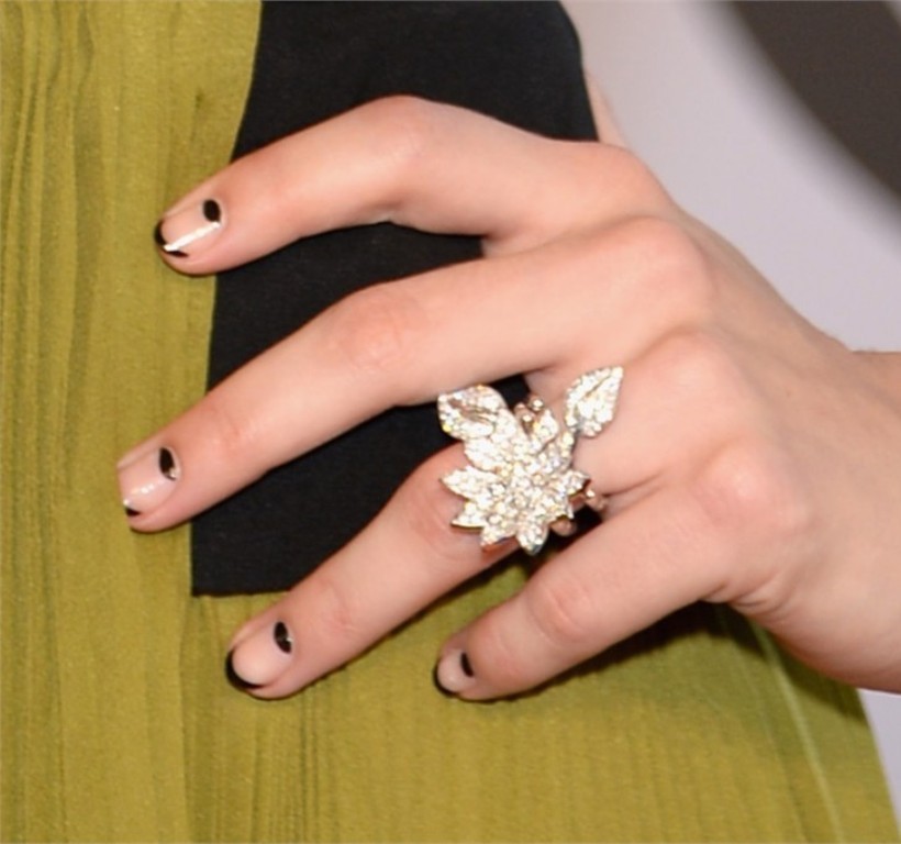 negative spacce nails (4)