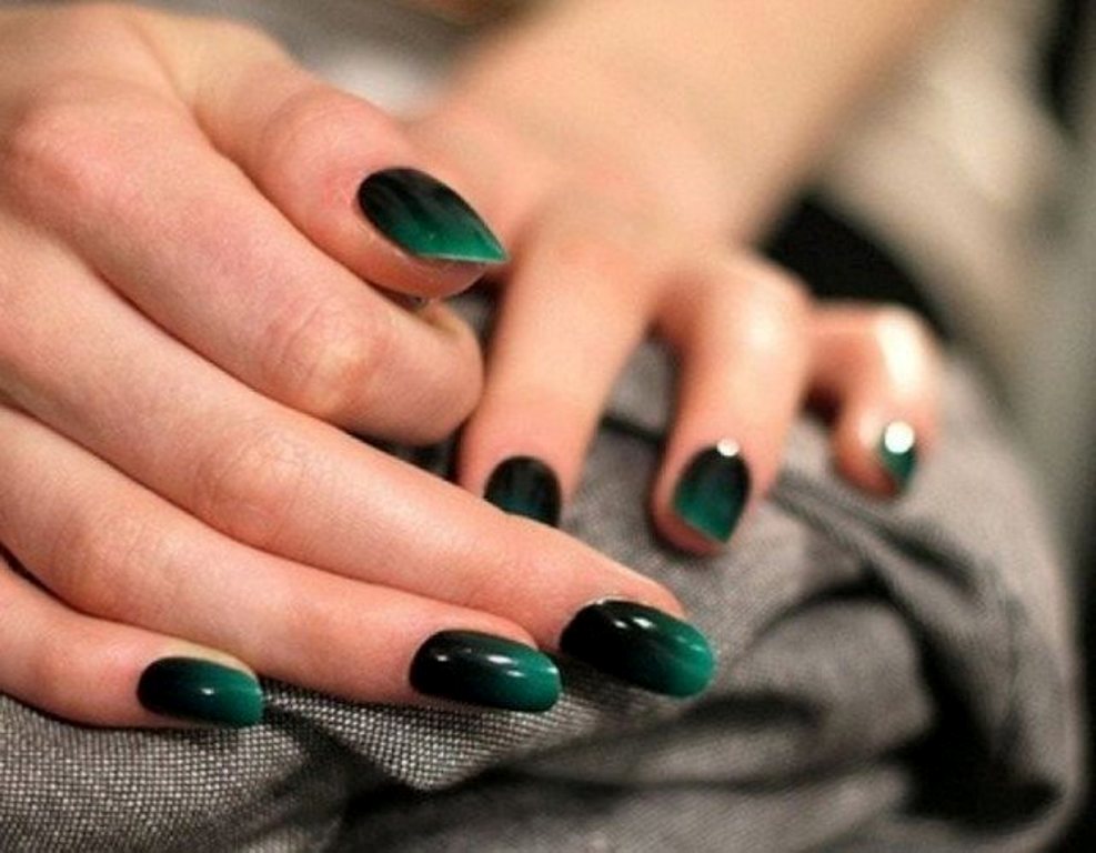 trending nail design dark color
