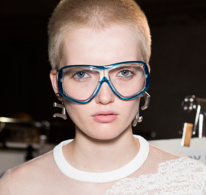 oversized-glasses-1 57+ Newest Eyewear Trends for Men & Women 2022