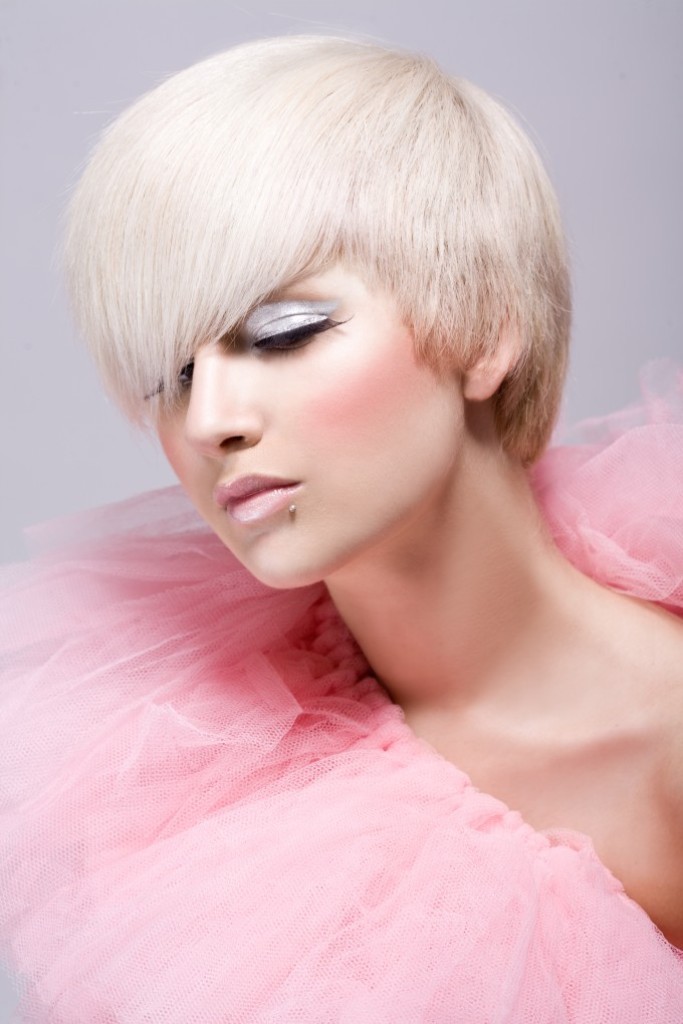 20+ Hottest Hair Color Trends for Women 15 platinum blonde (1)