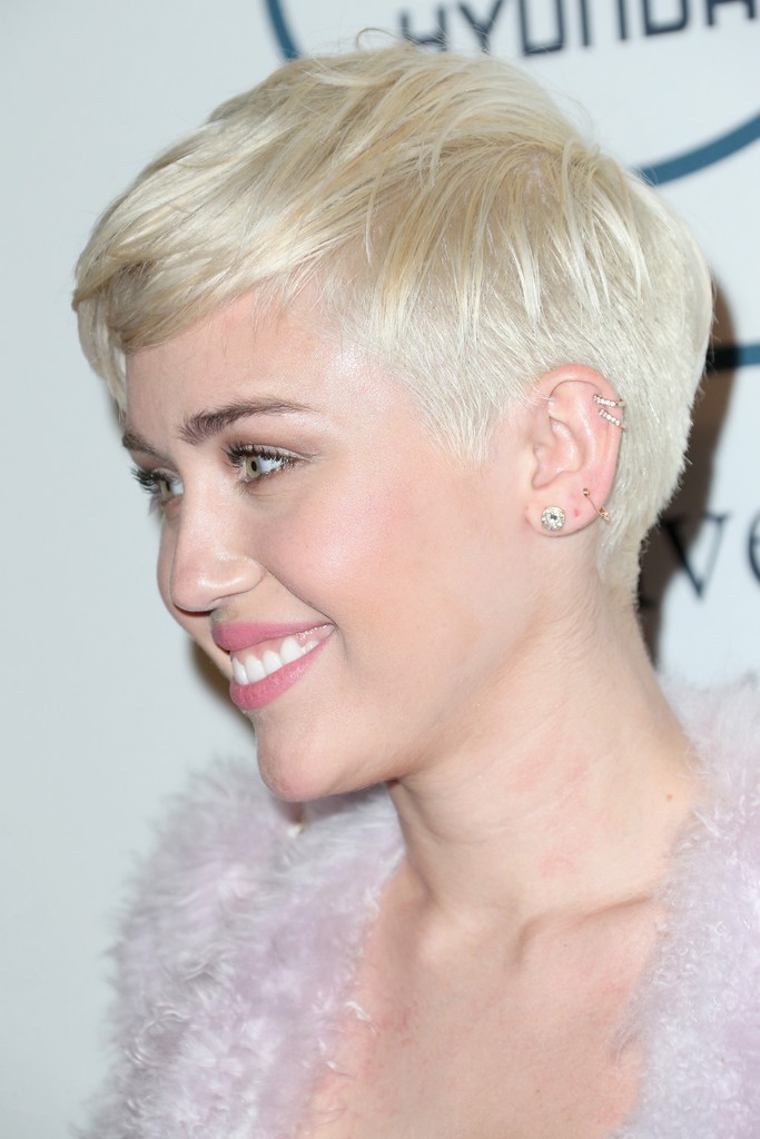 20+ Hottest Hair Color Trends for Women 14 platinum blonde