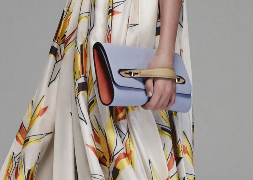 several-ways-for-carrying-bags-9 75 Hottest Handbag Trends for Women in 2020