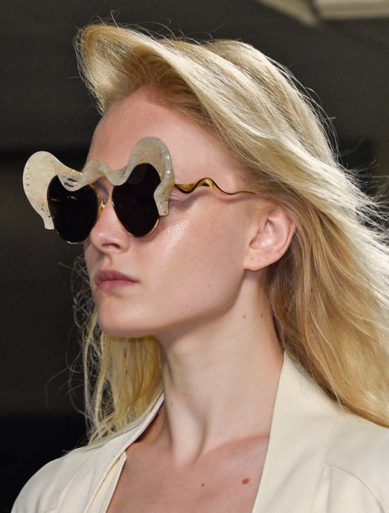 weird-designs-1 57+ Newest Eyewear Trends for Men & Women 2022