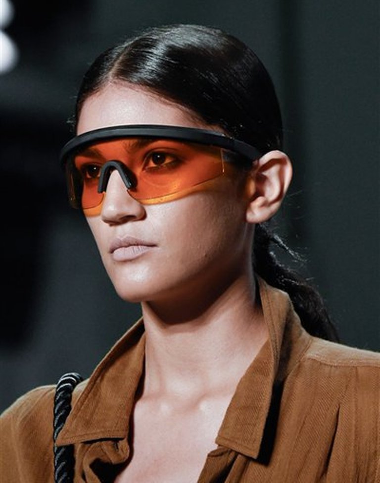 weird-designs-2 57+ Newest Eyewear Trends for Men & Women 2022