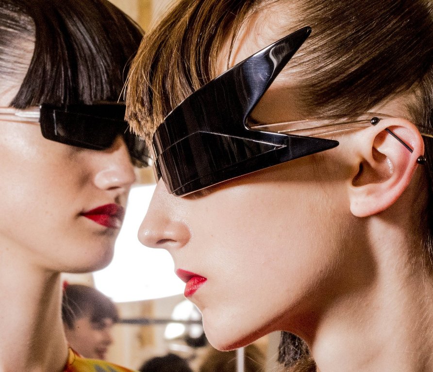 weird-designs-5 57+ Newest Eyewear Trends for Men & Women 2022