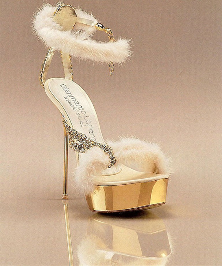 breathtaking-shoes-1 22 Dazzling Valentine's Day Gifts for Women