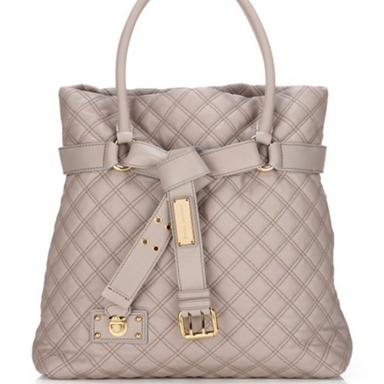 elegant-handbag-4 22 Dazzling Valentine's Day Gifts for Women