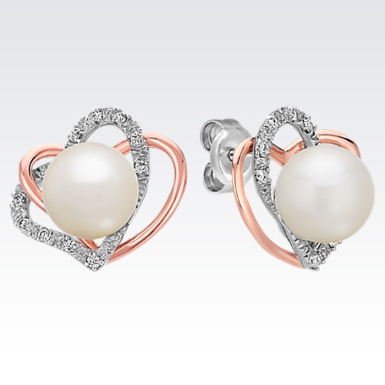 heart-shaped-earrings-3 22 Dazzling Valentine's Day Gifts for Women