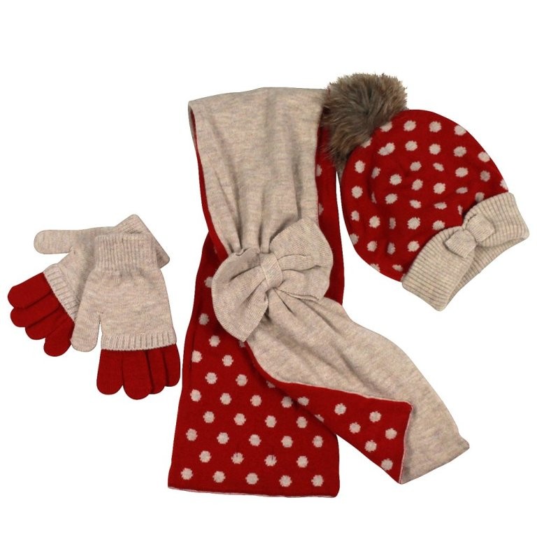 scarf-and-gloves-set-1 22 Dazzling Valentine's Day Gifts for Women