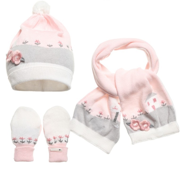 22 Dazzling Valentine's Day Gifts for Women 55 scarf and gloves set (4)