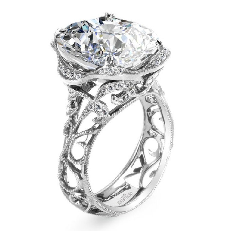 stunning-engagement-ring-5 22 Dazzling Valentine's Day Gifts for Women