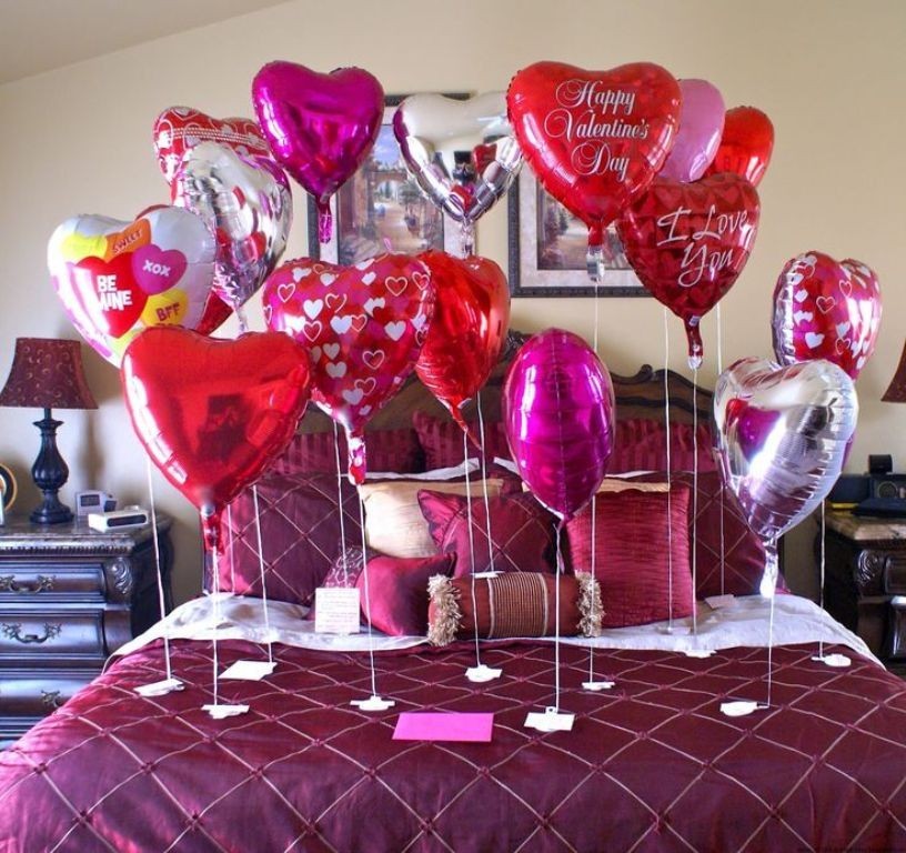 valentines-day-bedroom-decoration-2 61 Awesome Valentine's Day Decoration Ideas