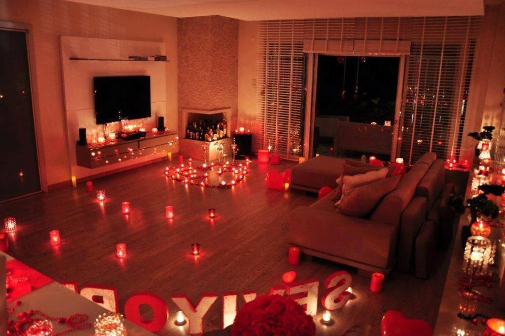 valentines-day-living-room-decoration 61 Awesome Valentine's Day Decoration Ideas