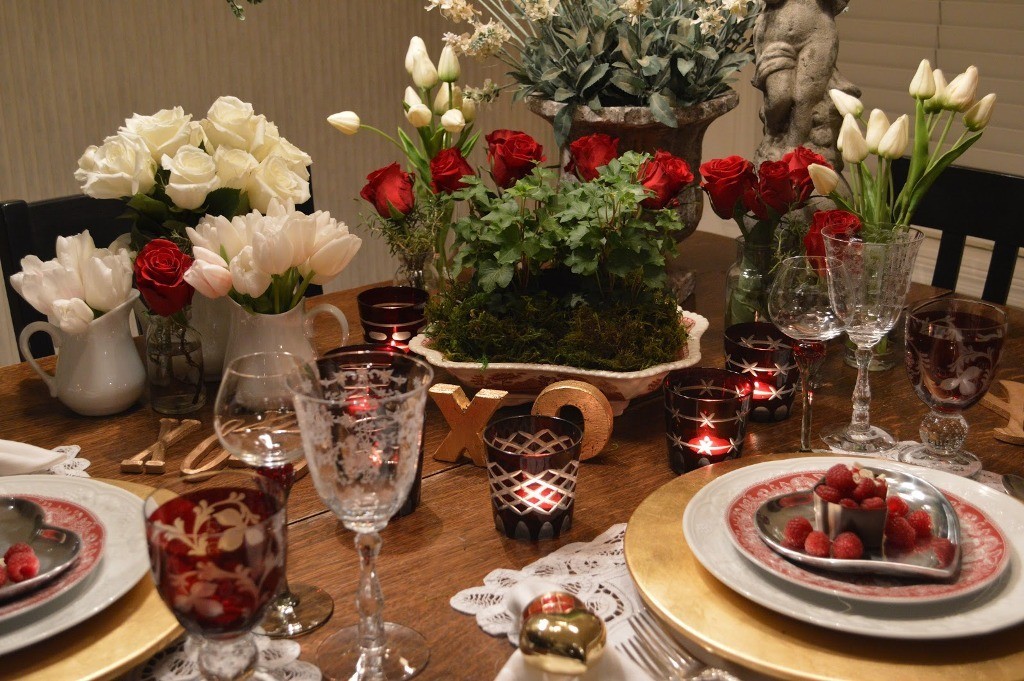 valentines-day-table-decoration-ideas-11 61 Awesome Valentine's Day Decoration Ideas