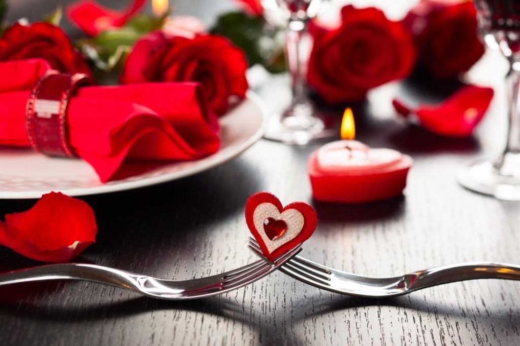 valentines-day-table-decoration-ideas-12 61 Awesome Valentine's Day Decoration Ideas