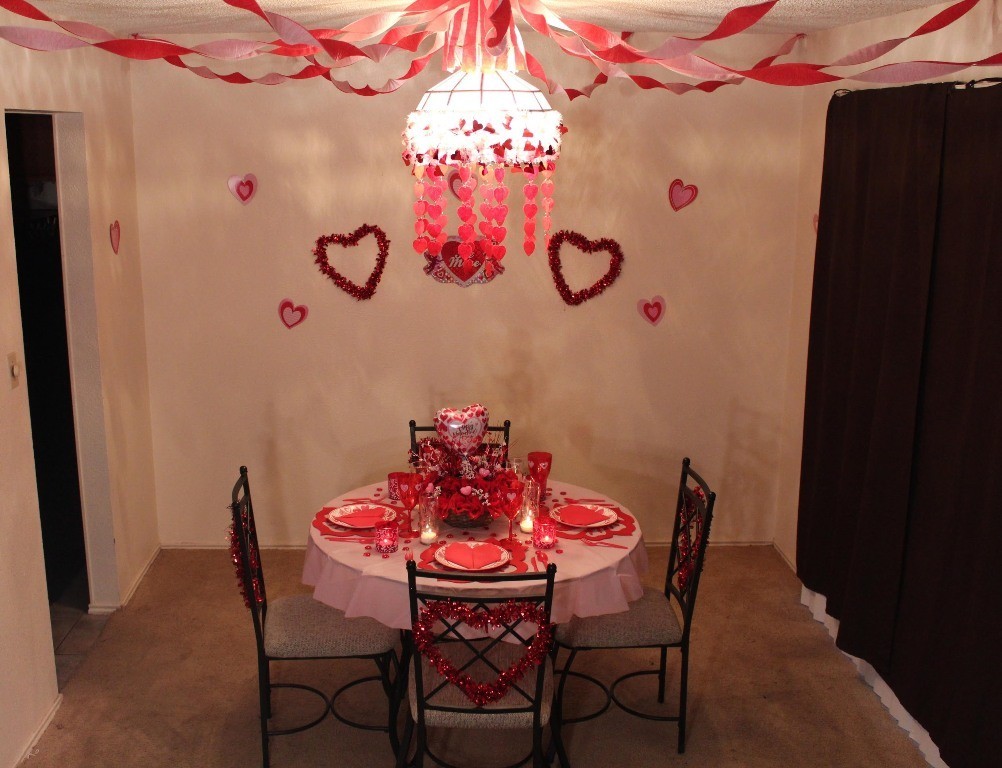valentines-day-table-decoration-ideas-7 61 Awesome Valentine's Day Decoration Ideas