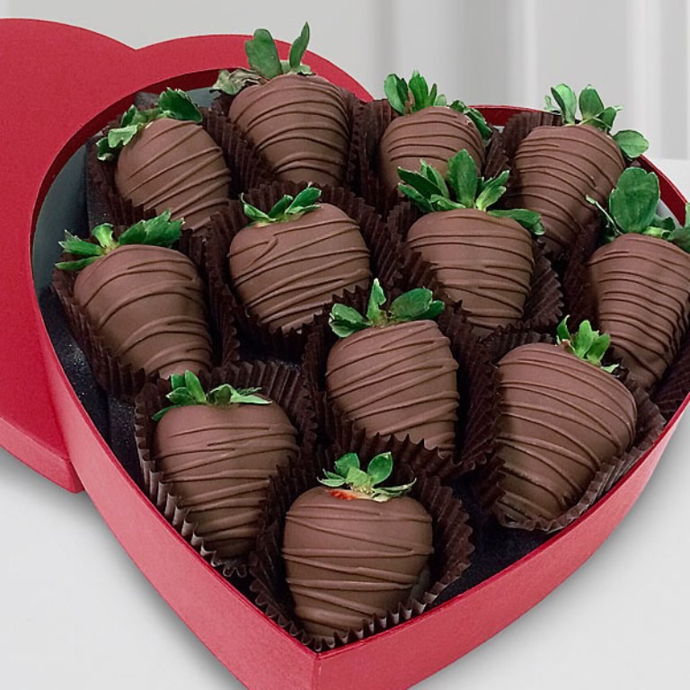 Chocolate-Covered-Strawberries-2 65 Most Romantic Valentine's Day Chocolate Treat Ideas