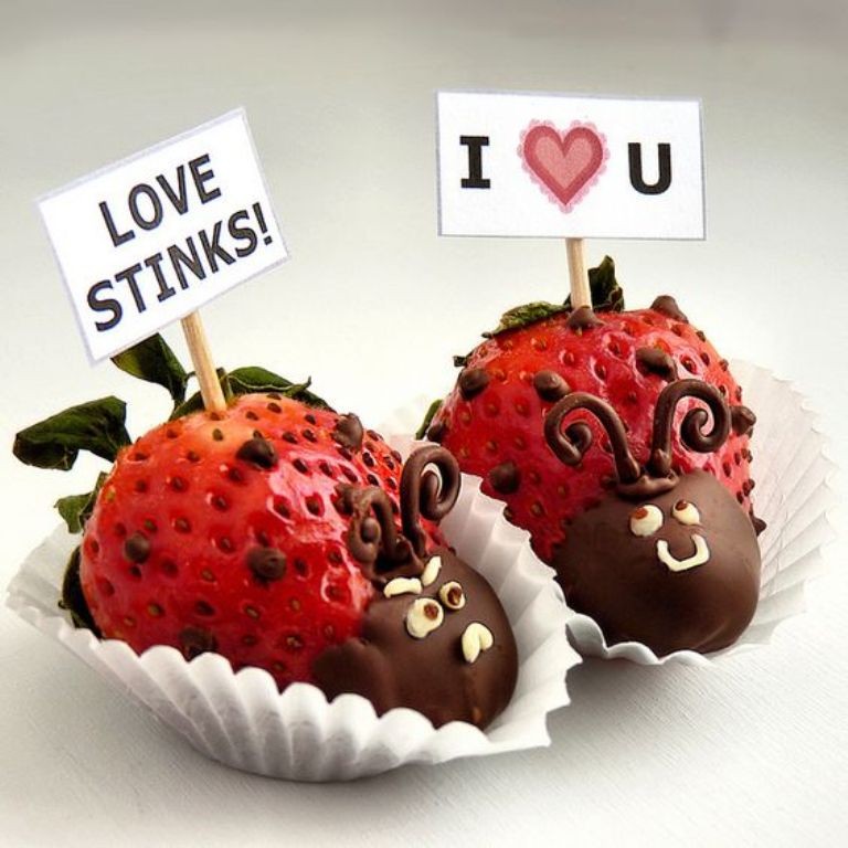 Chocolate-Covered-Strawberries-6 65 Most Romantic Valentine's Day Chocolate Treat Ideas