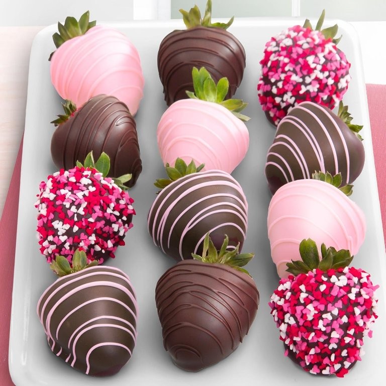 Chocolate-Covered-Strawberries 65 Most Romantic Valentine's Day Chocolate Treat Ideas
