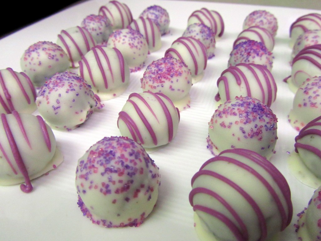 65 Most Romantic Valentine's Day Chocolate Treat Ideas 20 Oreo Truffles